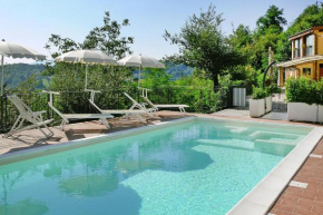 Apartment in Montefortino with communal pool